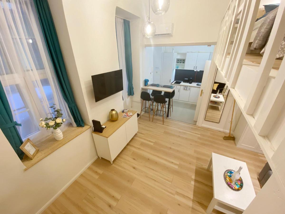 Goldart Design Apartment In The Heart Of Budapeszt Zewnętrze zdjęcie